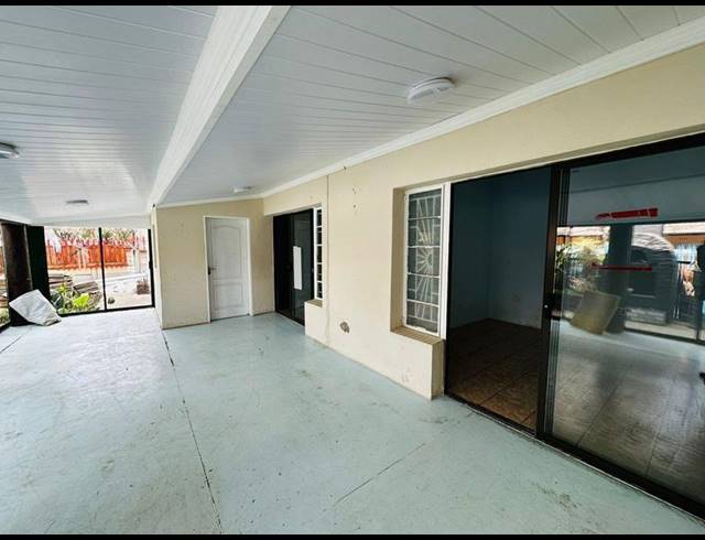 8 BEDROOM HOUSE FOR SALE IN BOKSBURG NORTH